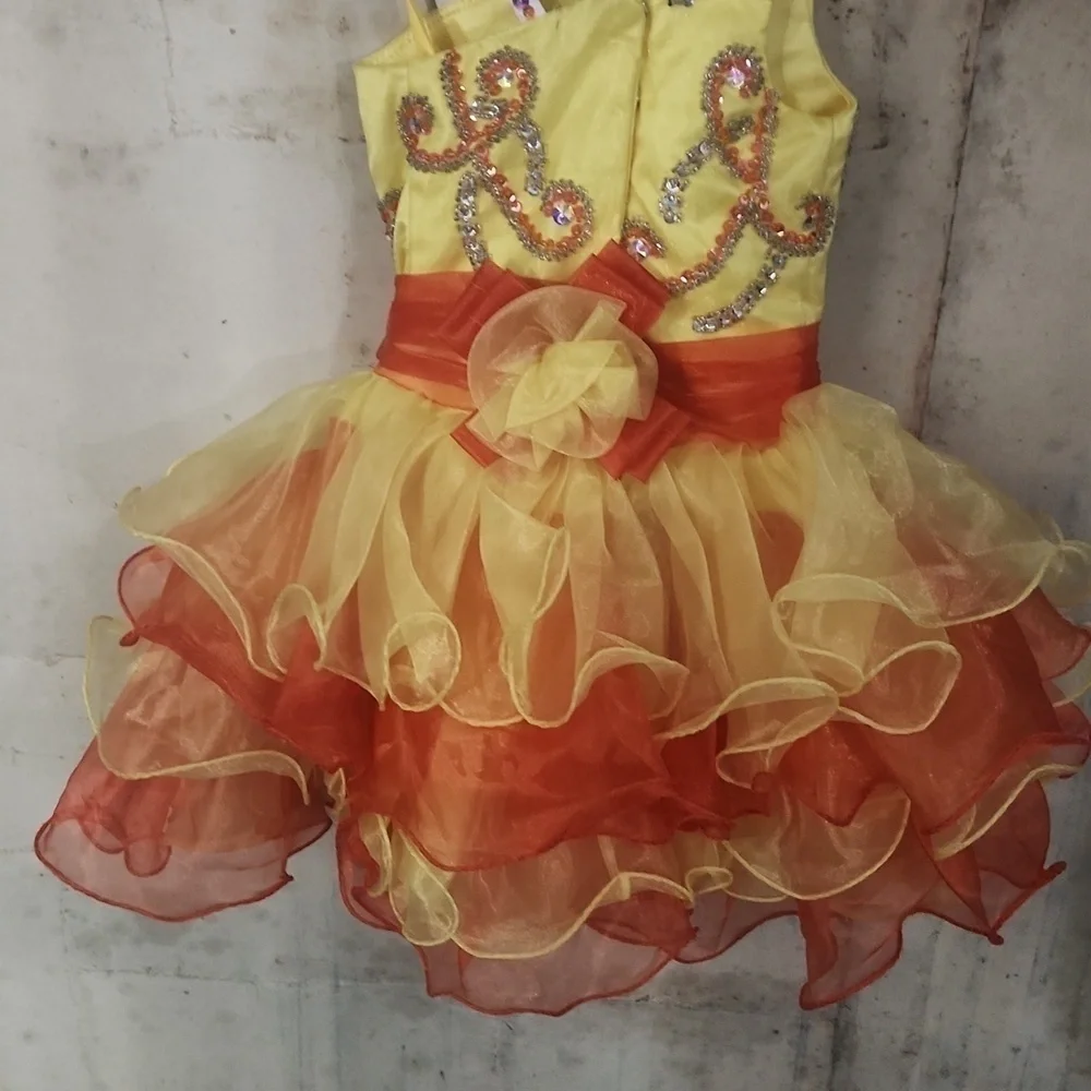 Stunning Custom-madeNational Glitz PageantSize 3T / 4T